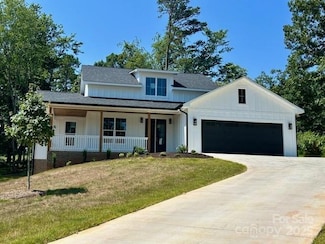 141 Maplewood Ct, Hudson, NC 28638