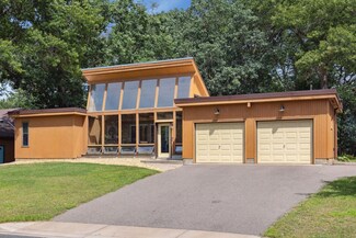 31 E Golden Lake Rd, Circle Pines, MN 55014