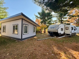 5/308 Woodhaven Dr E, Sublette, IL 61367