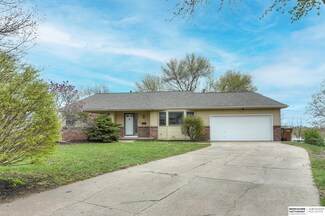 2201 Joyce Cir, Bellevue, NE 68005