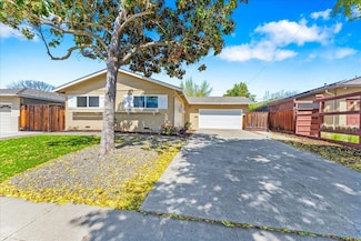 1095 Cloverbrook Dr, San Jose, CA 95120