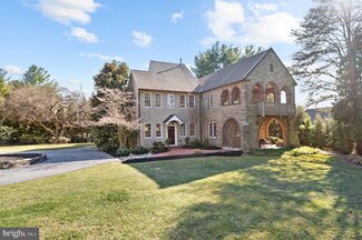 603 Foxfields Rd, Bryn Mawr, PA 19010