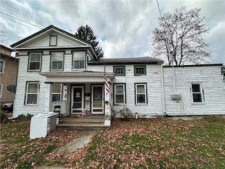 13 Gansevoort St, Bath, NY 14810