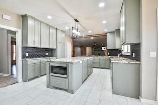 1312 Pkwy, Duncan, OK 73533