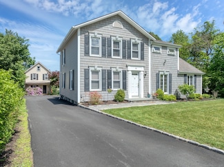 35 Deer Hill Ave, Danbury, CT 06810