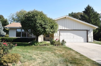 7626 S 73rd St, Franklin, WI 53132