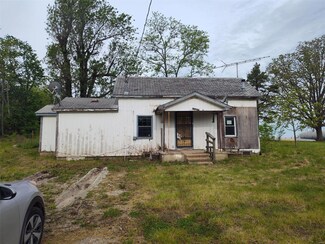 2675 Main Ln, Mountain Grove, MO 65711