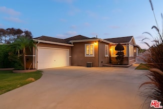 11731 Cimarron Ave, Hawthorne, CA 90250