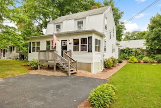25 Bay View Ave, Bourne, MA 02536