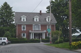 322 N Sugar St, Ebensburg, PA 15931