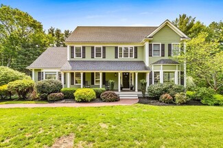70 Flint Locke Ln, Medfield, MA 02052