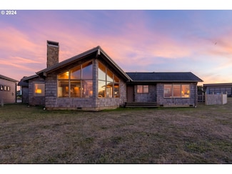 1280 Ocean Dr SW, Bandon, OR 97411