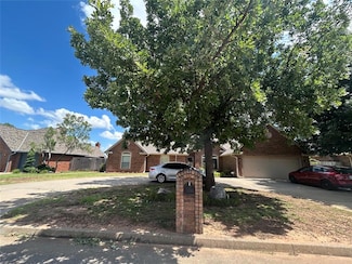 9908 Thompson Ave, Yukon, OK 73099