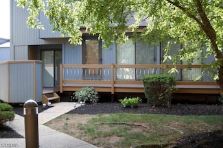 61 Sycamore Ct Unit 461, Basking Ridge, NJ 07920