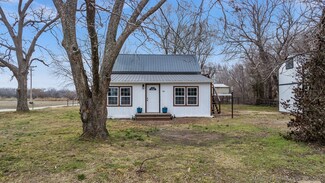125 N C St, Pawnee, OK 74058