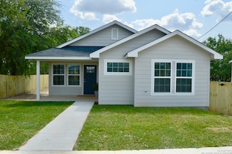 812 Uvalde St, Pleasanton, TX 78064