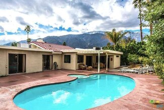 892 E El Escudero, Palm Springs, CA 92262