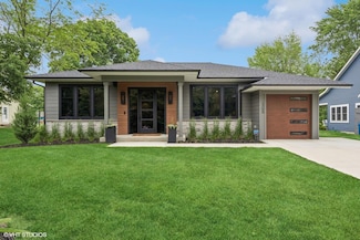 505 Grand St, Saugatuck, MI 49453