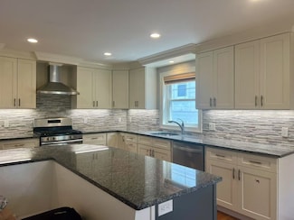 29 Orange St Unit 3, Waltham, MA 02453