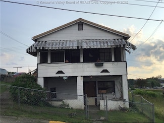 4428 Pennsylvania Ave SW, Charleston, WV 25309