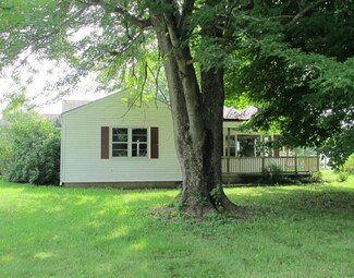 1212 S Michigan St, Burlington, IN 46915