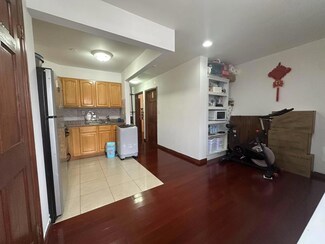 14449 Barclay Ave Unit 5D, Flushing, NY 11355