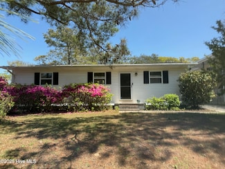 100 SE 35th St, Oak Island, NC 28465