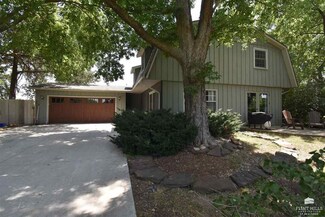 1416 Country Club Ln, Abilene, KS 67410