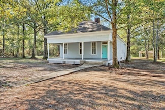 1329 N Main St, Columbia, MS 39429