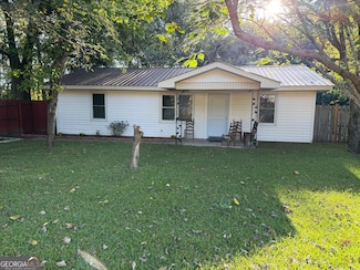 121 S Elm St, East Dublin, GA 31027