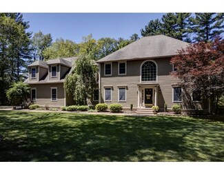 1 Catalpa Ln, Mendon, MA 01756