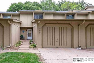 9005 David Cir, Omaha, NE 68138