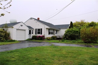 405 Metacom Ave, Bristol, RI 02809