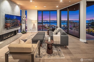 210 W Comstock St Unit 601, Seattle, WA 98119