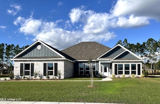 6608 Palm Pointe Dr, Ocean Springs, MS 39564