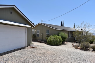 527 Moenkopi Dr, Leeds, UT 84746