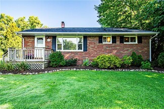 307 Hilltop Dr, Chardon, OH 44024