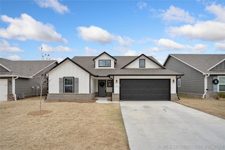 1924 E Winston St, Broken Arrow, OK 74011