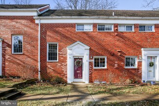 3135 Martha Custis Dr, Alexandria, VA 22302