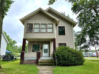 27 W Woodland Ave, Niles, OH 44446
