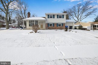 242 Cherry Ave, Woodbury Heights, NJ 08097