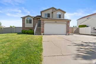 2456 W 1600 N, Clinton, UT 84015