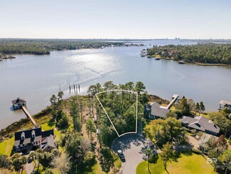 8993 Bay Point Dr, Foley, AL 36530