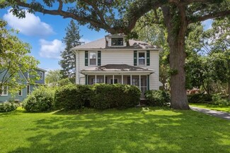 751 Washington St, Woodstock, IL 60098
