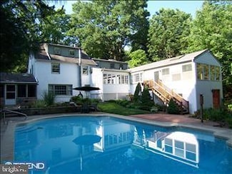 417 Toland Dr, Fort Washington, PA 19034