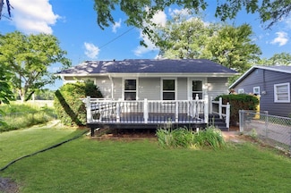 2420 E 37th St, Des Moines, IA 50317