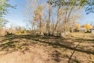 4 Clark St, Rocheport, MO 65279