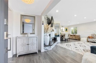 22444 Venido Rd, Woodland Hills, CA 91364