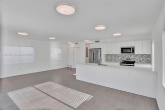 737 NW 4th St, Hallandale Beach, FL 33009