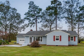 5002 Pinevilla St, Grifton, NC 28530